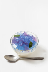 夏のゼリー　Cold jelly in the shape of summer flower