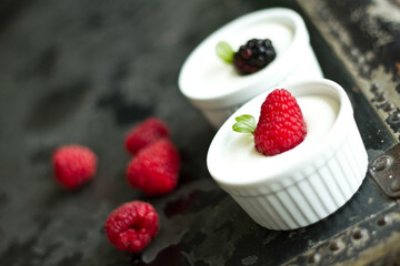 raspberry and blueberry cheesecake