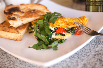 egg and bacon muffin breakfast