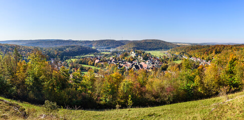 Herbstliche Idylle in Pappenheim im mittelfränkischen Altmühltal
