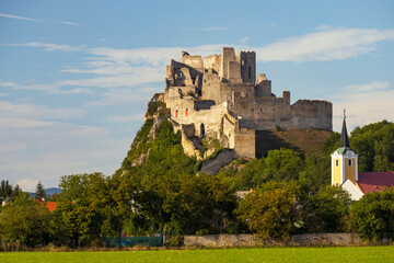 Fototapeta premium Ruins of Beckov castle, Slovakia