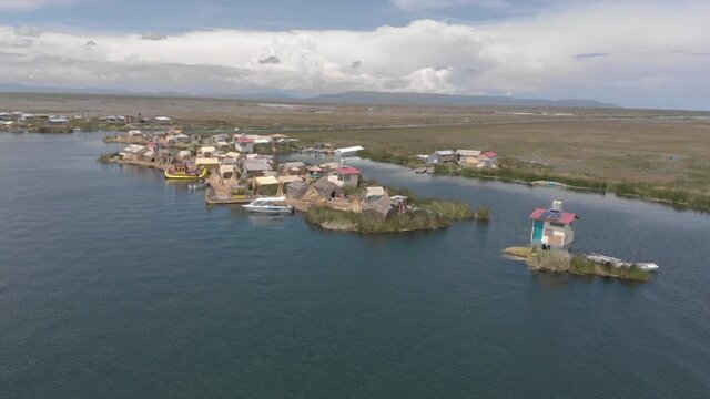 Rotating aerial: Unique floating reed homes, tourism on Lake Titicaca
