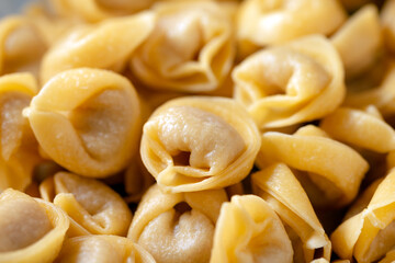 Tortellini freschi, Cibo Italiano 