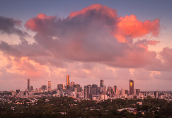 Fototapeta premium Beautiful Brisbane Cityscape on a Sunny Late Afternoon