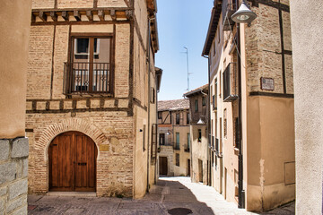 Calle peatonal en el barrio antiguo de la judería en Segovia, España
