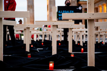 Four paws action on the Pariser place in front of the Brandenburger Gate on the 1.06.2021 © Tim