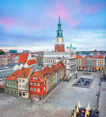 Obraz premium Poznan, Poland. Aerial view of Market (Rynek) square with small colorful houses and old Town Hall