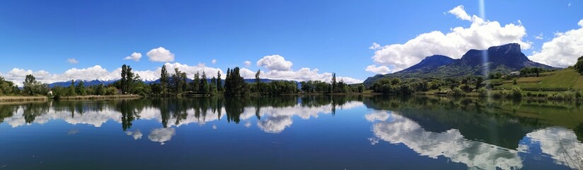 Fototapeta na wymiar Lac de Saint André - Savoie