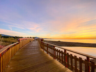 Obraz premium amanecer en la playa