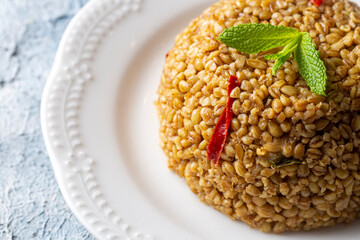 Bulgur pilaf with Siyez wheat and vegetables