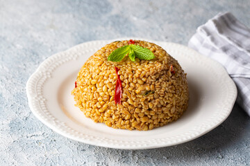 Bulgur pilaf with Siyez wheat and vegetables