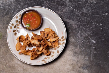 Fried Sliced Pork with Fish Sauce and Spicy Sauce