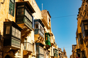 Fototapeta na wymiar Malta, street and traditional buildings in Valletta
