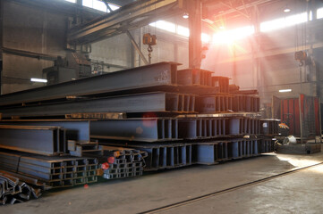 Storage of rolled metal products in the warehouse