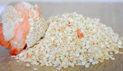 Sweet pepper. Bell pepper seeds. Pepper seeds for a new harvest. Fresh red and green pepper seeds