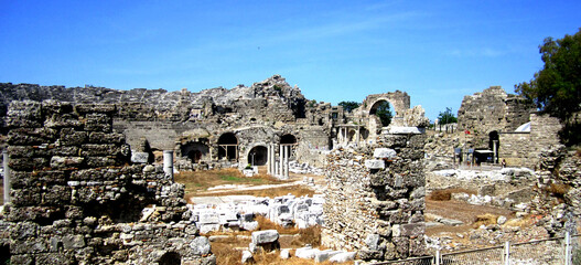 ruins of the roman forum in Turkey