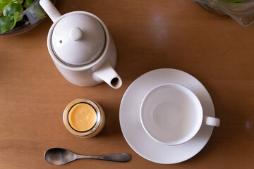 Fototapeta na wymiar Pudding and white tea set
