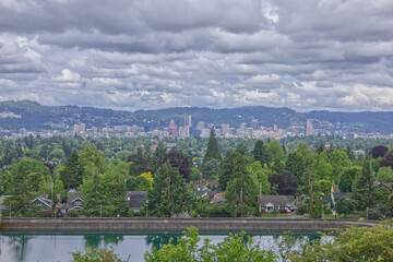 Fototapeta premium Portland Skyline on Overcast Day