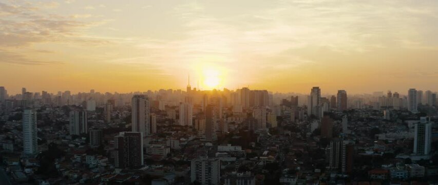 Sunset at S&atilde;o Paulo, Brasil, City Skyline - 4K anamorphic