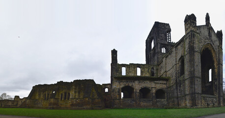 Obraz premium A rainy day at Kirkstall Abbey, Leeds, UK - April 2018