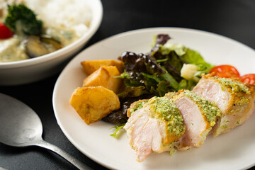 チキンの香草パン粉焼