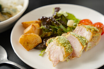 チキンの香草パン粉焼