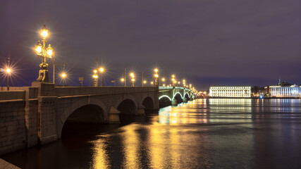 Fototapeta na wymiar Trinity Bridge on the Neva