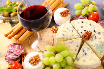 red wine glasses with cheese