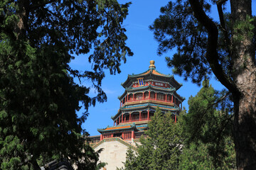 The architectural landscape of foxiangge is in the summer palace, Beijing
