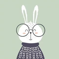 Cercles muraux Chambre de bébé Lapin mignon dans un pull et des lunettes dans un style scandinave
