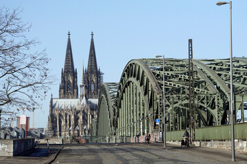 Hohenzollernbrücke und Kölner Dom