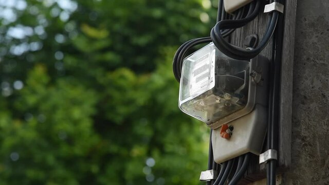 The electricity meter measures the cost of electricity, converts the energy into cost money.
