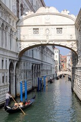 Fototapeta na wymiar Gondola under ponte dei sospiri, Venice, Italy.