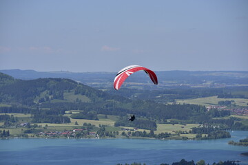 Gleitschirmfliegen, Vorbereirungen, Start und Flug im Allgäu auf der Buchenbergalm