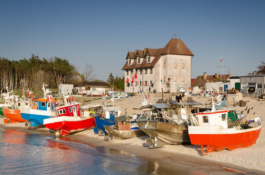 FISHING BOATS - Ships on the shoreline harbor 
