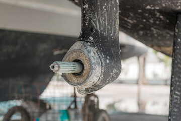 Tail propeller change and maintenance on sailing boat