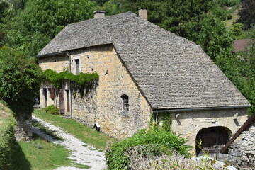 Fototapeta na wymiar Village ancien Baumes les Messieurs plus beaux villages de France Jura architecture village de montagne architecture traditionnelle ferme