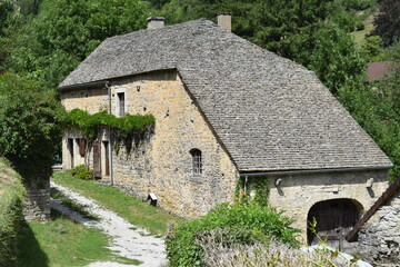 Fototapeta premium Village ancien Baumes les Messieurs plus beaux villages de France Jura architecture village de montagne architecture traditionnelle ferme