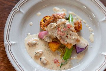 フランス料理　メインディッシュ　魚のポワレ