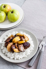 Fried chicken liver with apples and onions