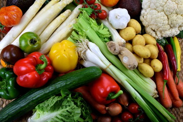 Fototapeta na wymiar colourful mix of fresh vegetables