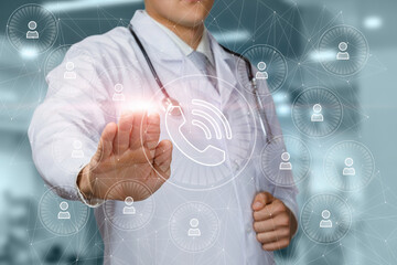 Doctor clicks on the call icon on the virtual screen.