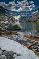 Fototapeta na wymiar Sapphire lake in Trinity Alps, CA