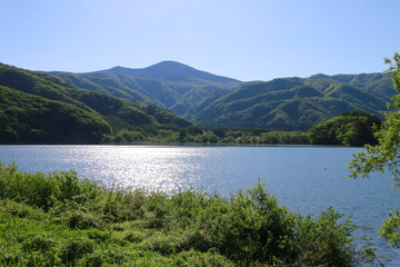 Fototapeta na wymiar 桧原湖・西吾妻山（福島県・裏磐梯）