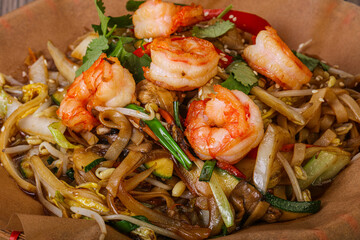 Asian cuisine - Wok with prawn