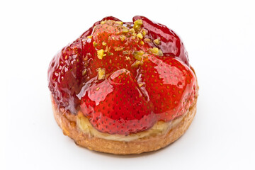tartelette aux fraises isolé en gros plan