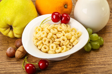 Breakfast with corn rings and milk