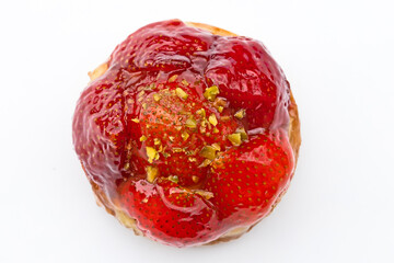 tartelette aux fraises isolé en gros plan