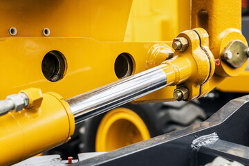 hydraulic cylinders and hydraulic system of a tractor or bulldozer