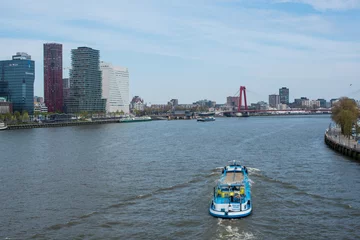 Papier Peint photo Pont Érasme boats on the river in Rotterdam 